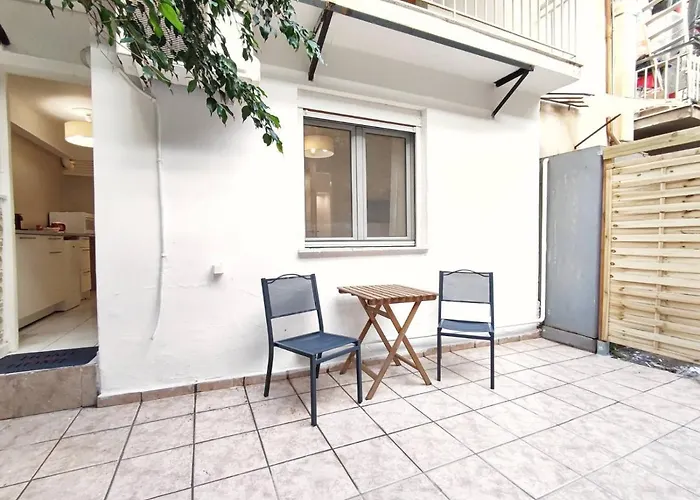 Avli Apartment