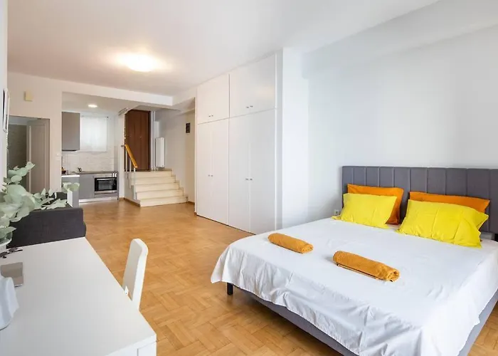 Newly Renovated, Quiet & Central In Kolonaki